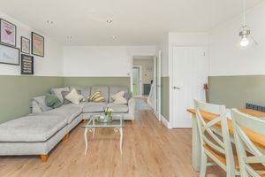 Peacocks Close Middleton Cheney